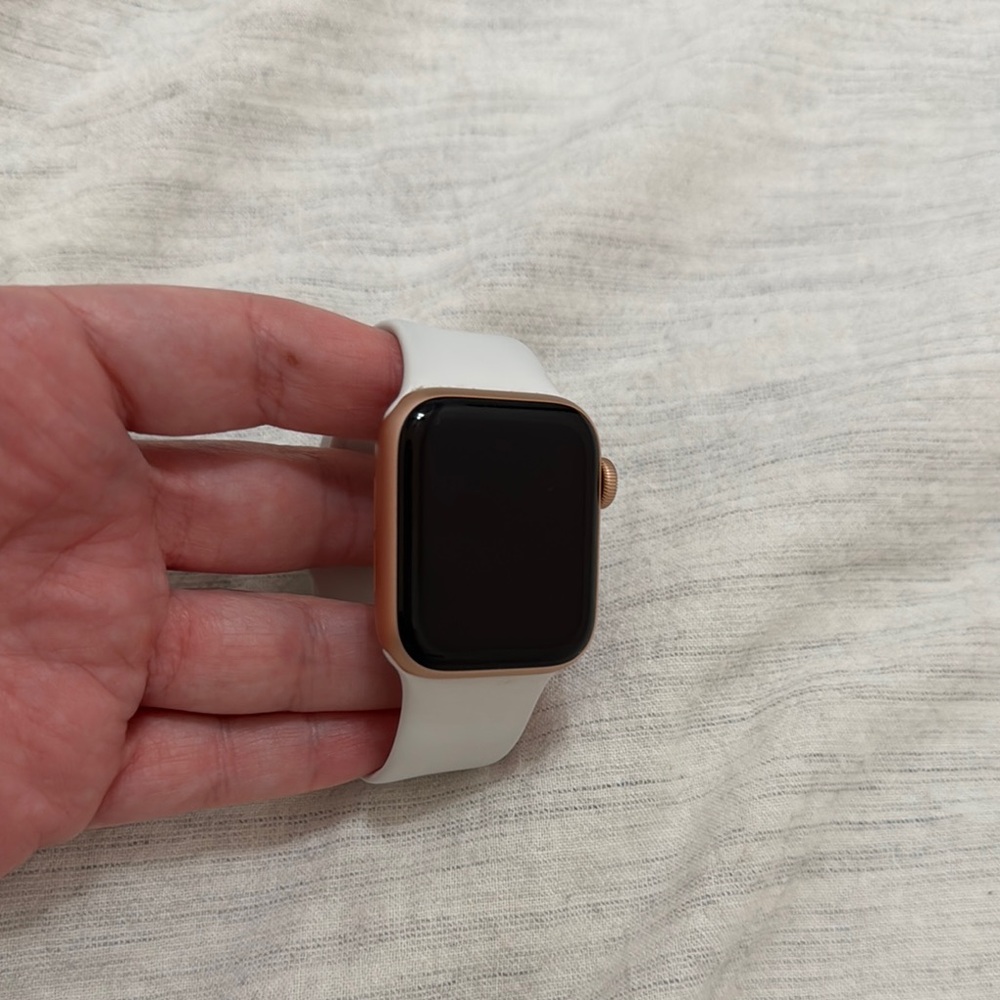 Apple Watch SE - Picture 4 of 5
